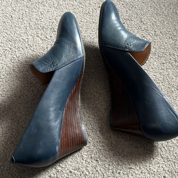 NWOT navy blue leather Wedge shoes by Aerosoles, size 8 1/2 - Picture 4 of 7